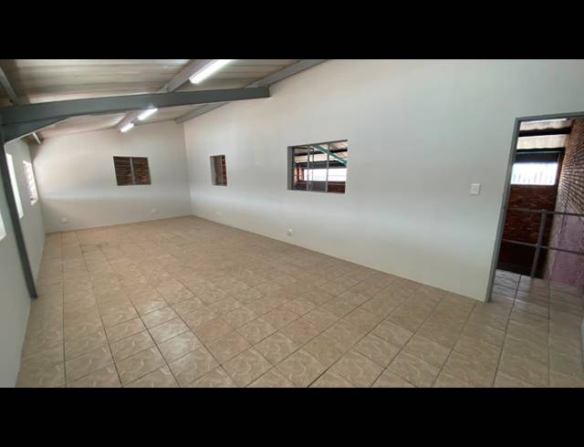 271M² WAREHOUSE TO LET IN HENNOPSPARK